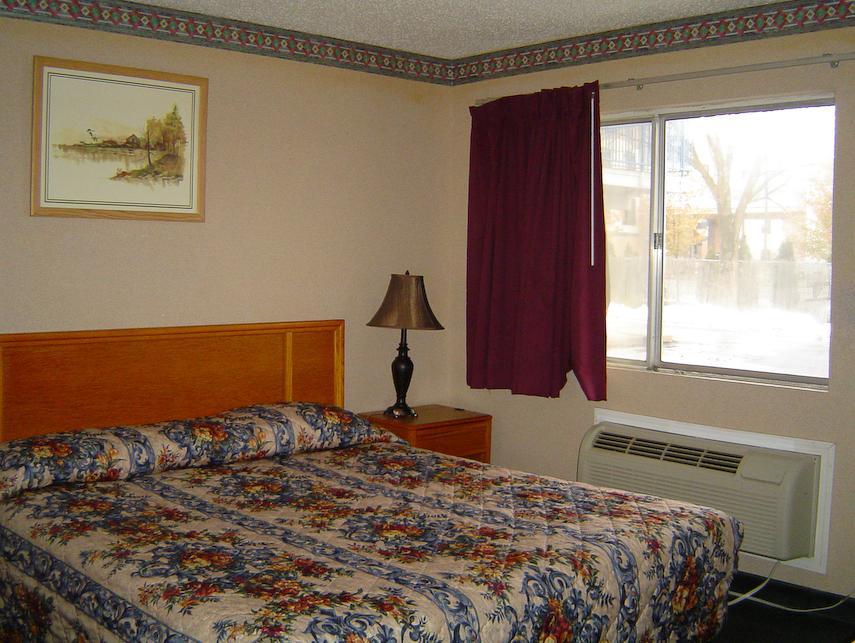 Economy Inn Plymouth Room photo